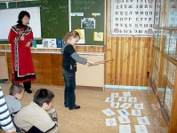 С 10 по 14 марта 2009 года в школе-интернате села Некрасовка проходит традиционная неделя нивхского языка "Традиционные виды деятельности нивхов".
